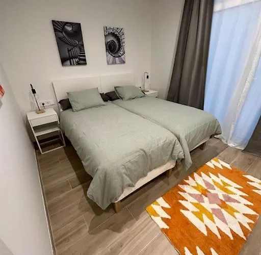 Apartment Precioso Con Patio. Pyp