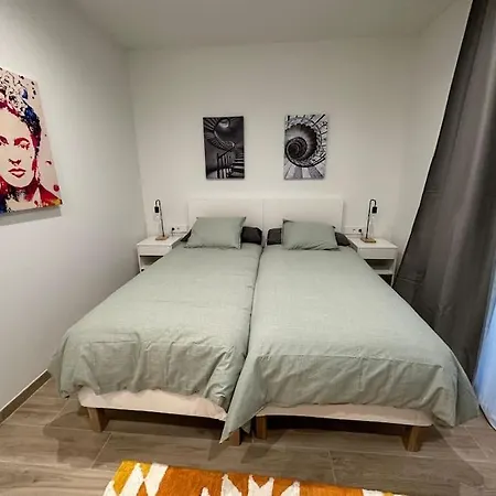 Apartment Precioso Con Patio. Pyp *